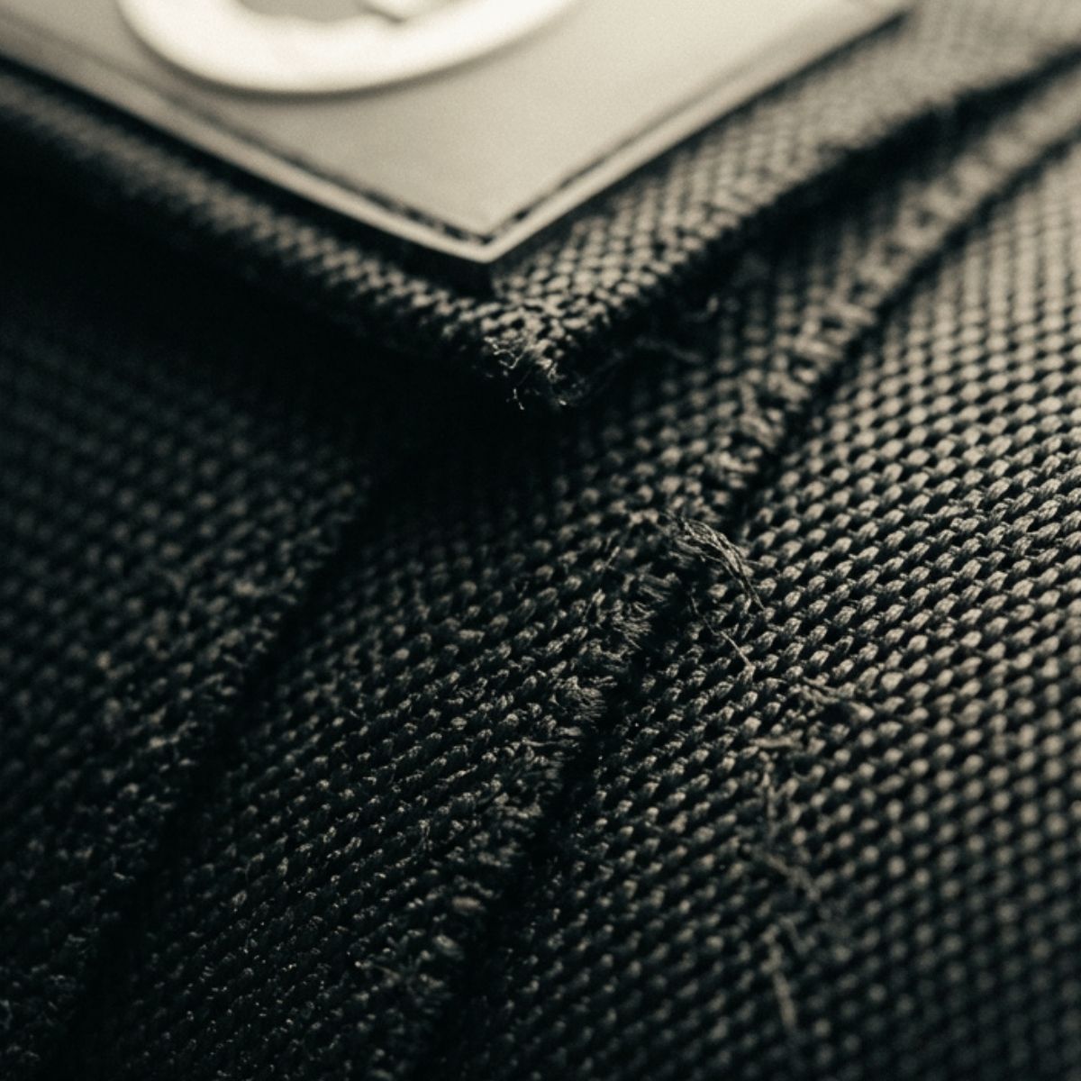 Mammal Strength knee wraps close up stitching and heavy duty elastic fabric detail